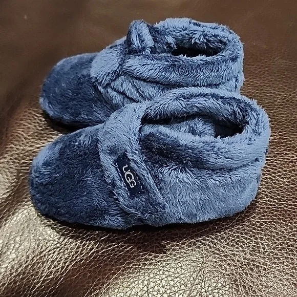 Ugg slippers - Picture 2 of 6